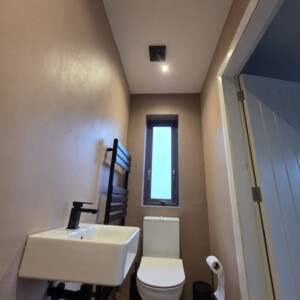 Ensuite refurb toilet and sink finished